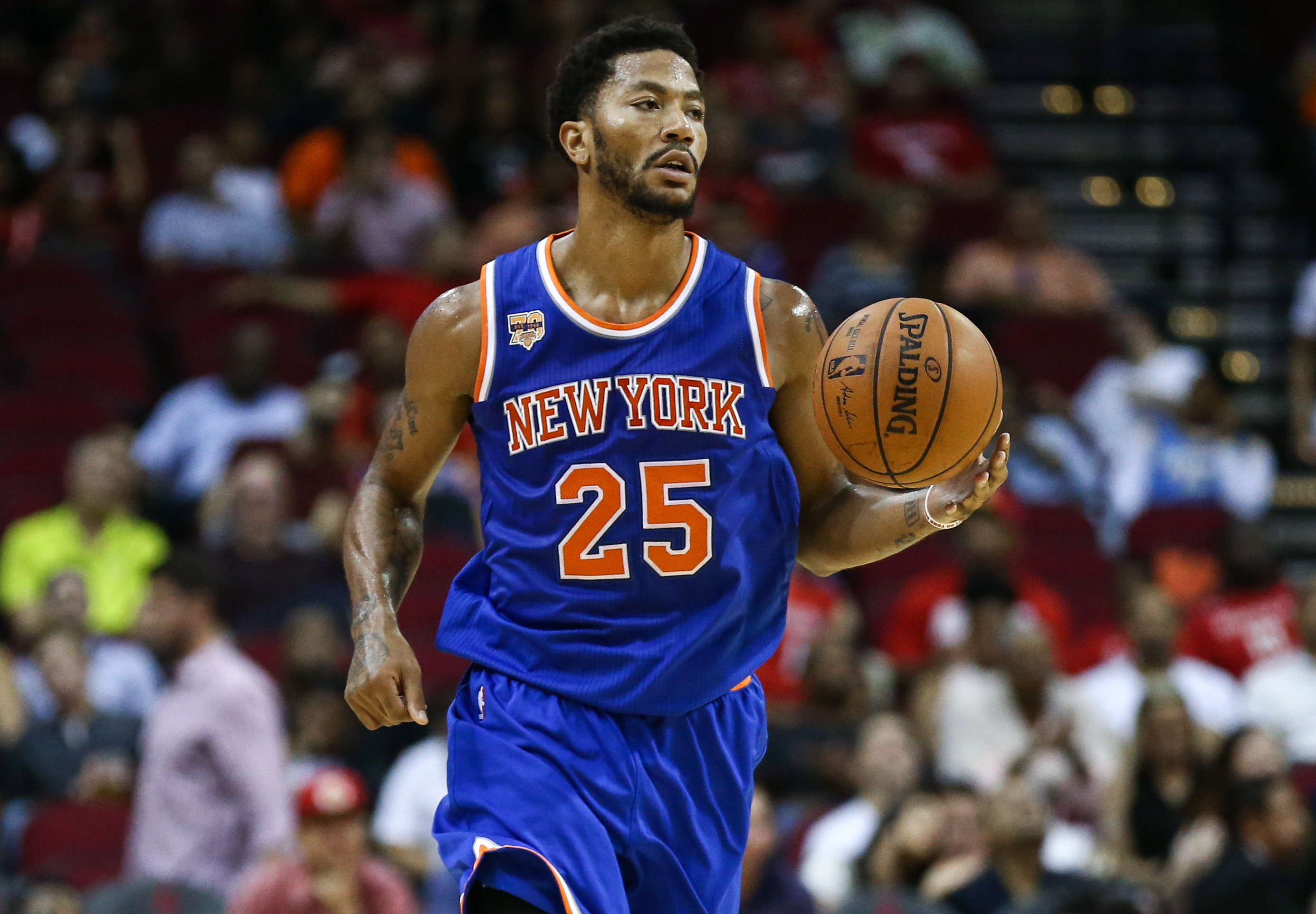 Bulls send Derrick Rose to Knicks for three players