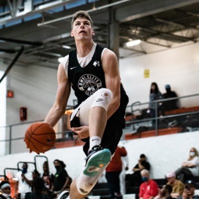 Kentucky offers four-star center Kyle Filipowski