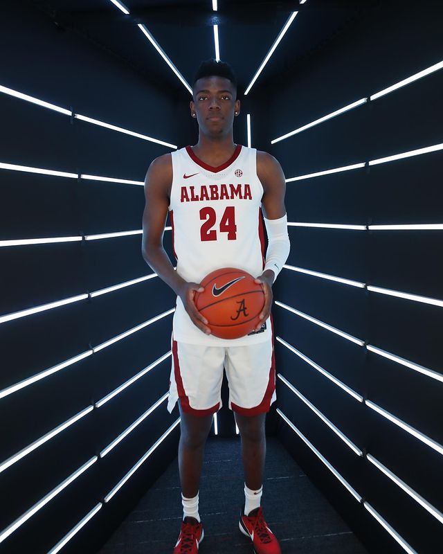 Five-star forward Brandon Miller commits to Alabama